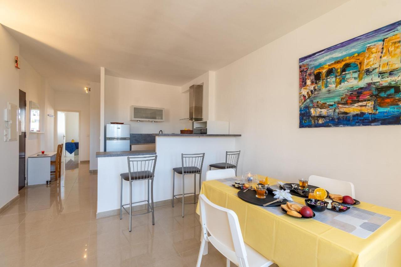 Celebre Vieux Port, Marseille Apartment Exterior foto