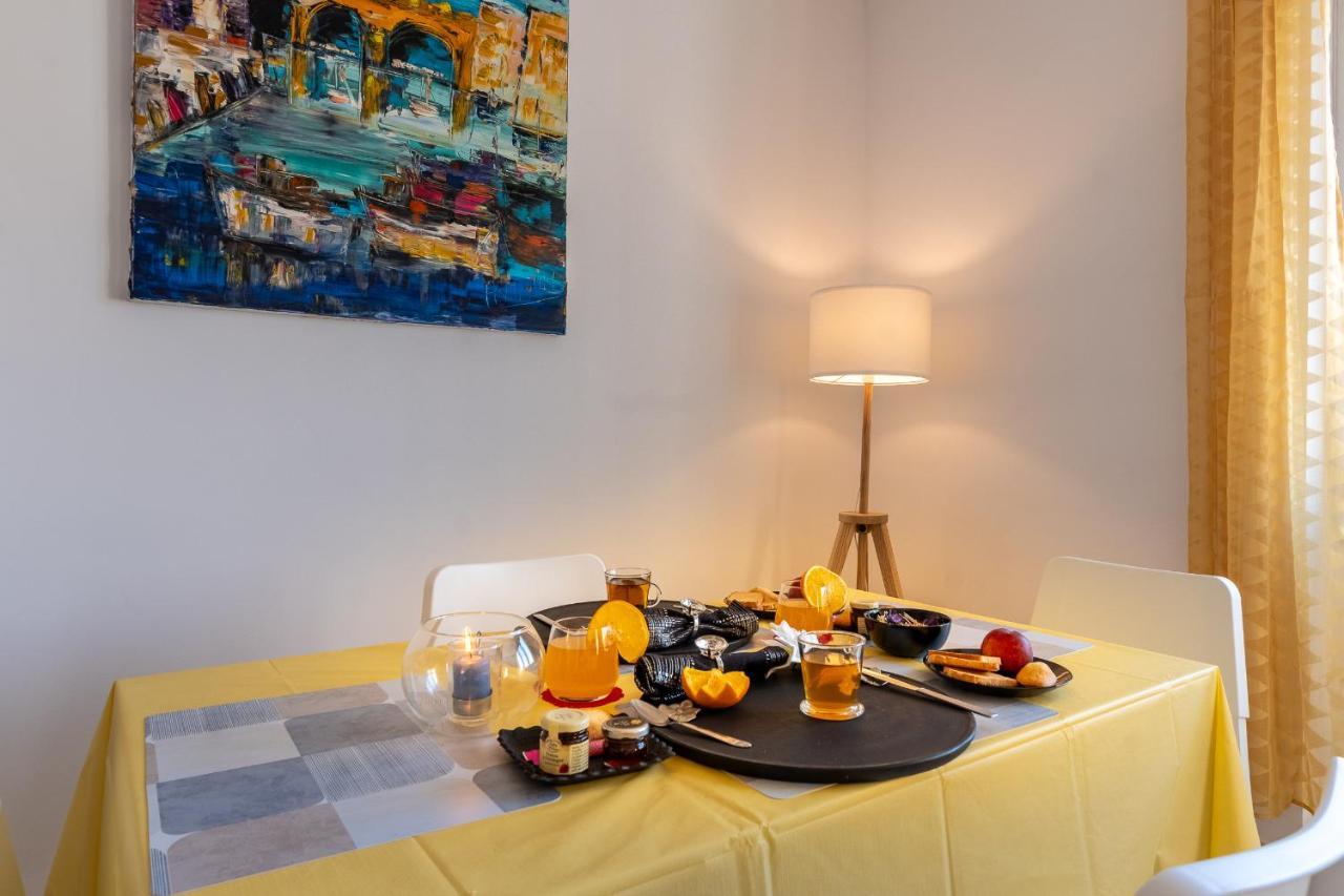 Celebre Vieux Port, Marseille Apartment Exterior foto