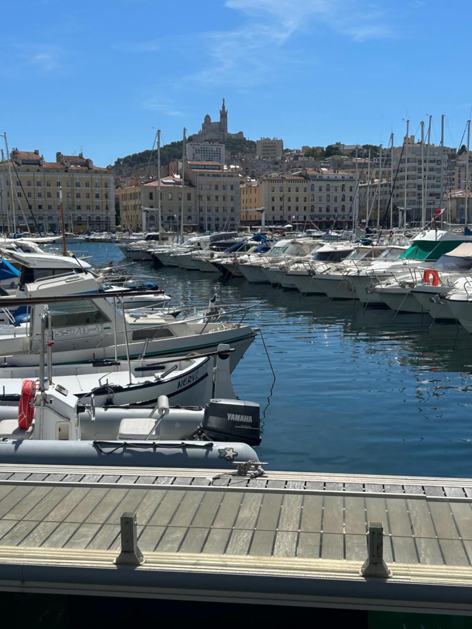 Celebre Vieux Port, Marseille Apartment Exterior foto